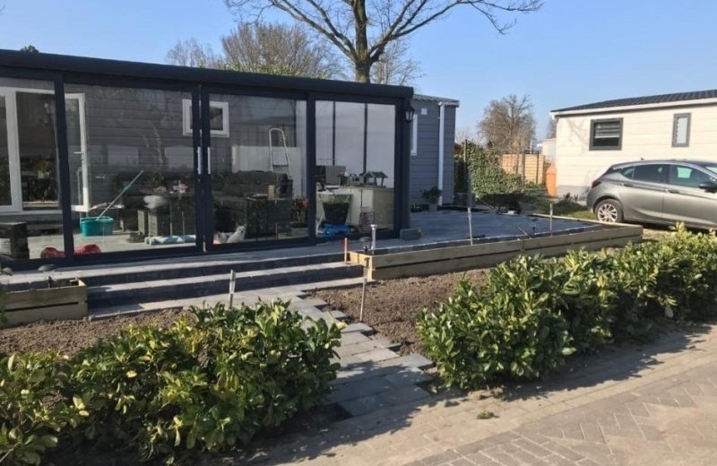 Chalet met serre en verhoogd terras